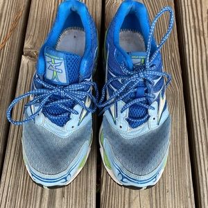 MIZUNO WAVE SIZE 8 1/2